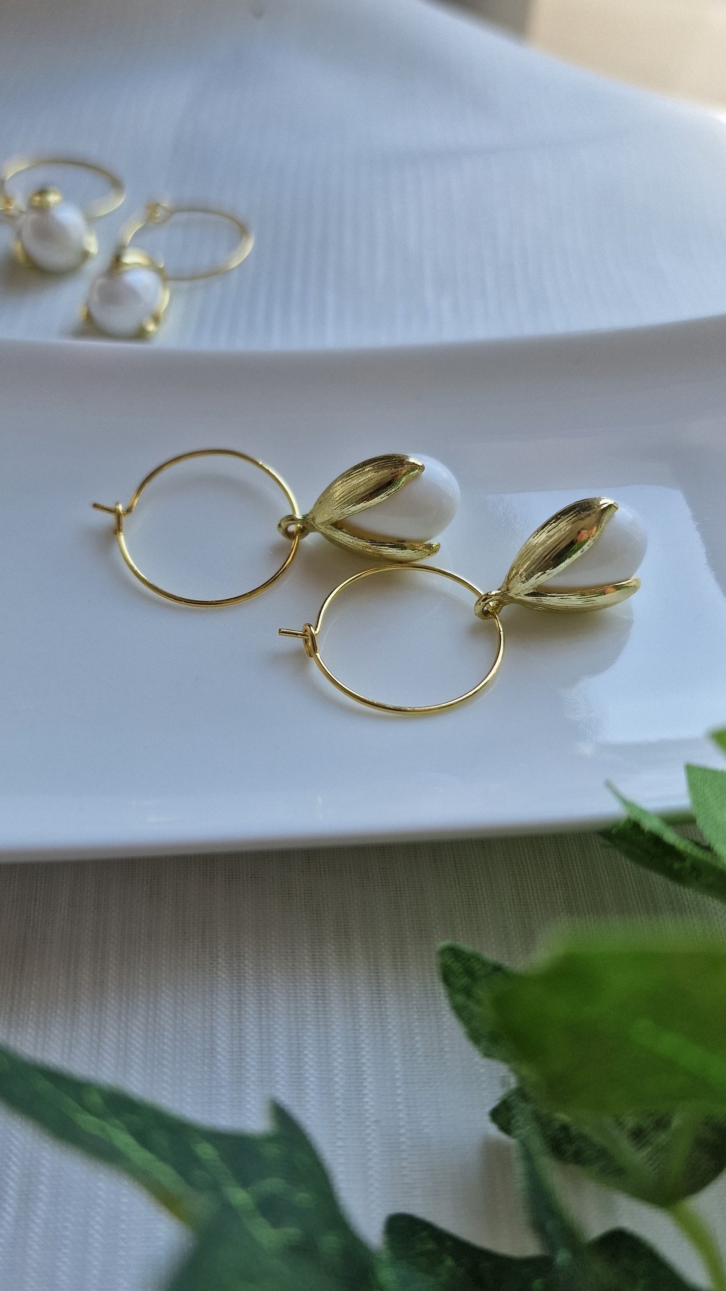 Tulip Pearl Hoop Earrings