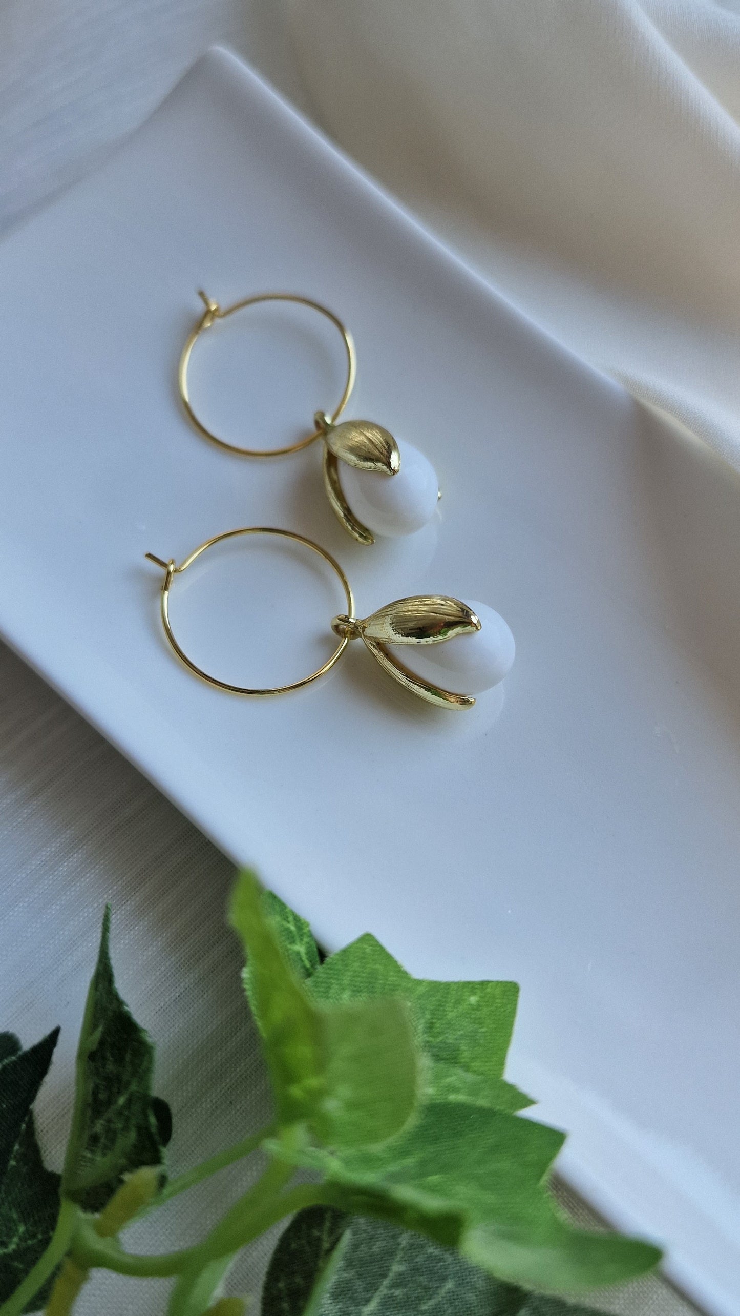 Tulip Pearl Hoop Earrings