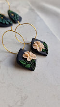 Load image into Gallery viewer, Frozen Flora Earrings
