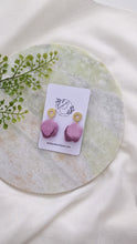 Load image into Gallery viewer, Marilou ( Lilac ) - Textured Petal Earrings
