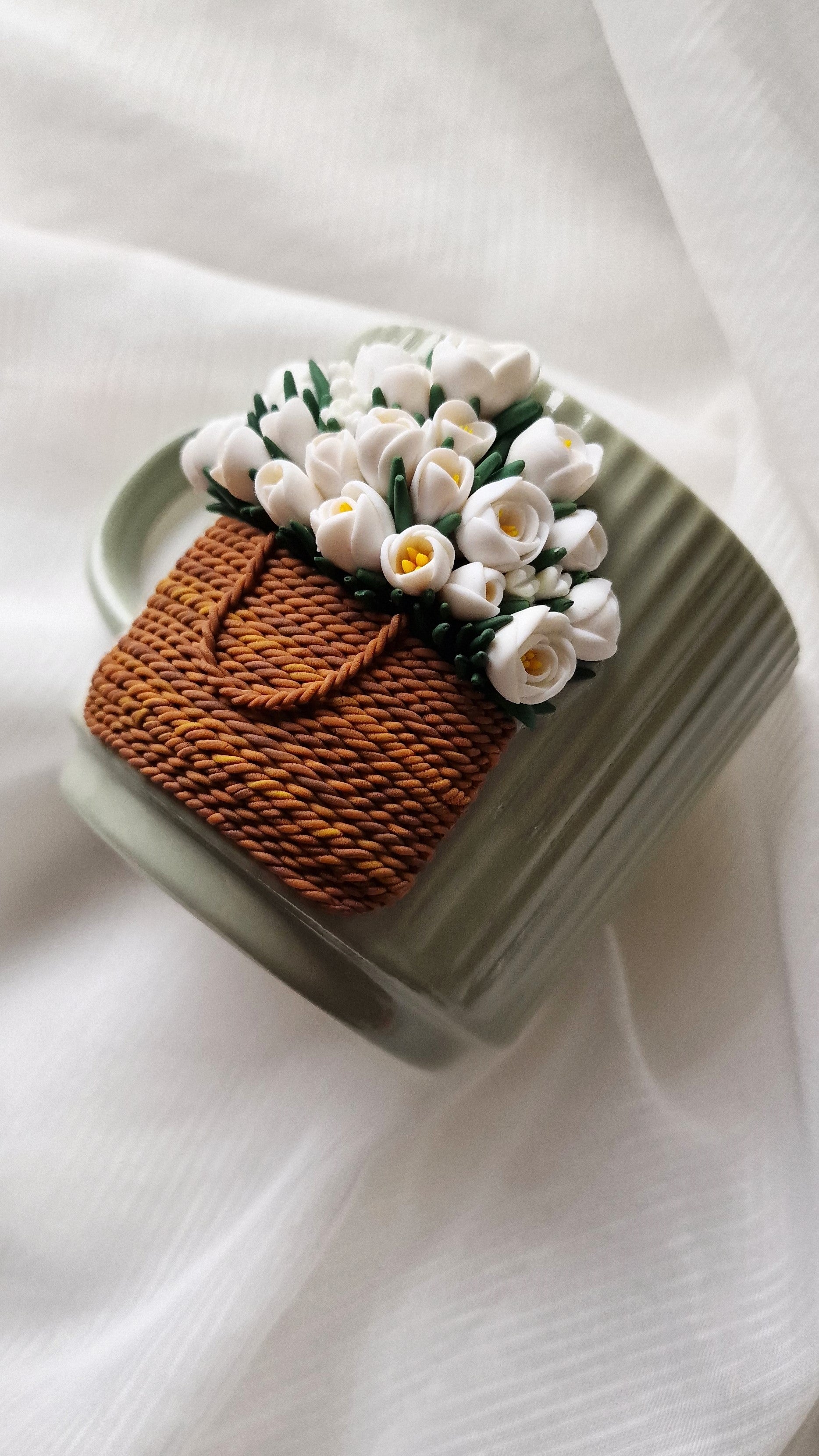 white flowers basket mug