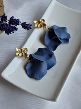 Load image into Gallery viewer, Midnight Blue Petal + Pearl
