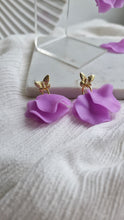 Load image into Gallery viewer, Lilac Butterfly Petal
