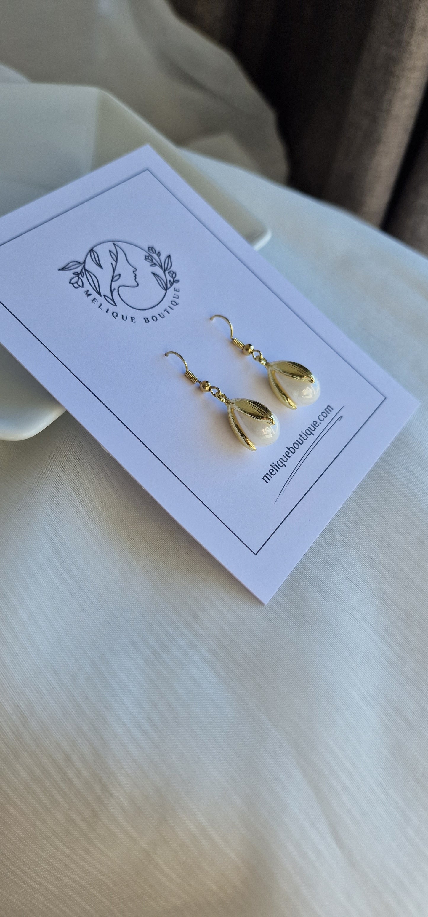 Tulip Pearl Earrings